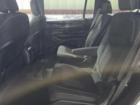 Used 2024 Jeep Grand Cherokee L Laredo image 4