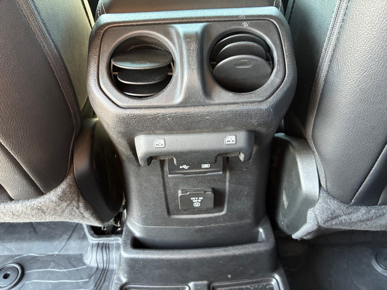 Used 2020 Jeep Wrangler Unlimited Sahara AWD/4WD image 31