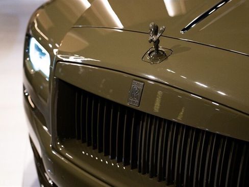 Used 2021 Rolls-Royce Dawn RWD image 27