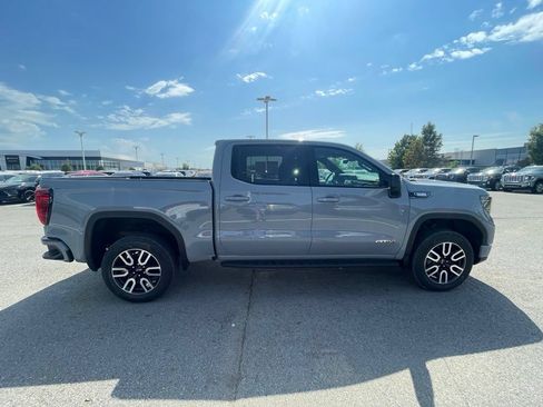 Used 2025 GMC Sierra 1500 AT4 w/ AT4 Premium Package AWD/4WD image 6
