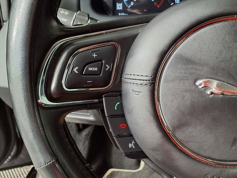 Used 2019 Jaguar XJ Supercharged image 29