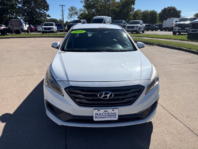 Used 2016 Hyundai Sonata Sport w/ Option Group 02 FWD image 8