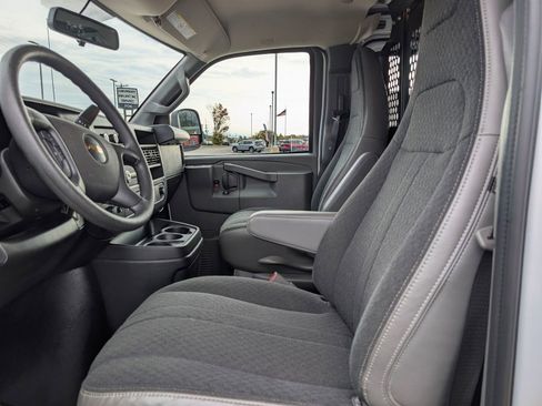 Used 2024 Chevrolet Express 2500 w/ Driver Convenience Package image 8