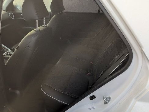 Used 2023 Hyundai Venue Limited w/ Cargo Package image 22