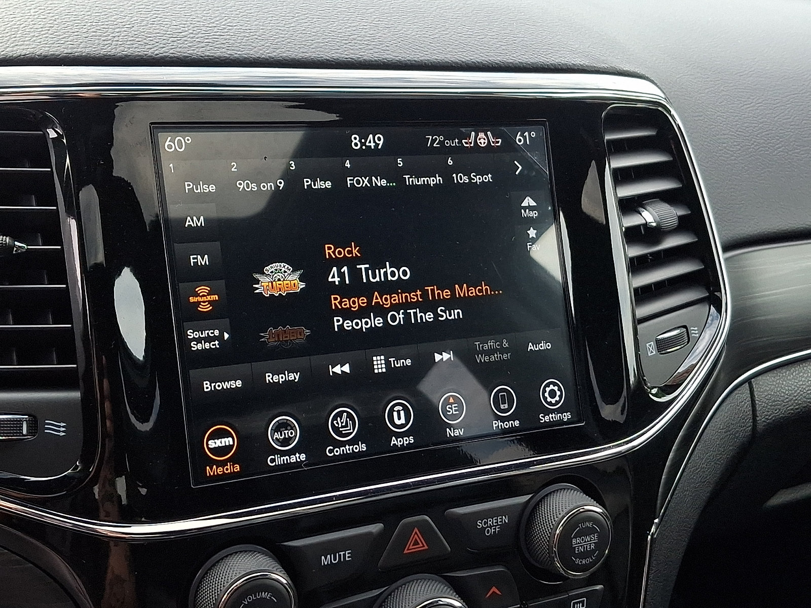 Used 2021 Jeep Grand Cherokee Limited AWD/4WD image 19