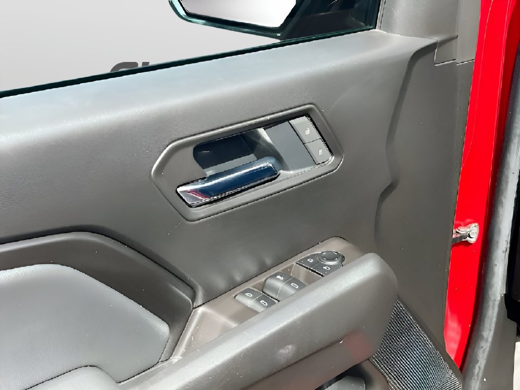 Used 2025 Chevrolet Colorado LT AWD/4WD image 17