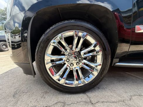 Used 2017 Cadillac Escalade Luxury RWD image 30