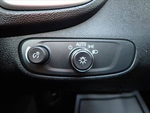 Used 2019 Chevrolet Trax LT image 20