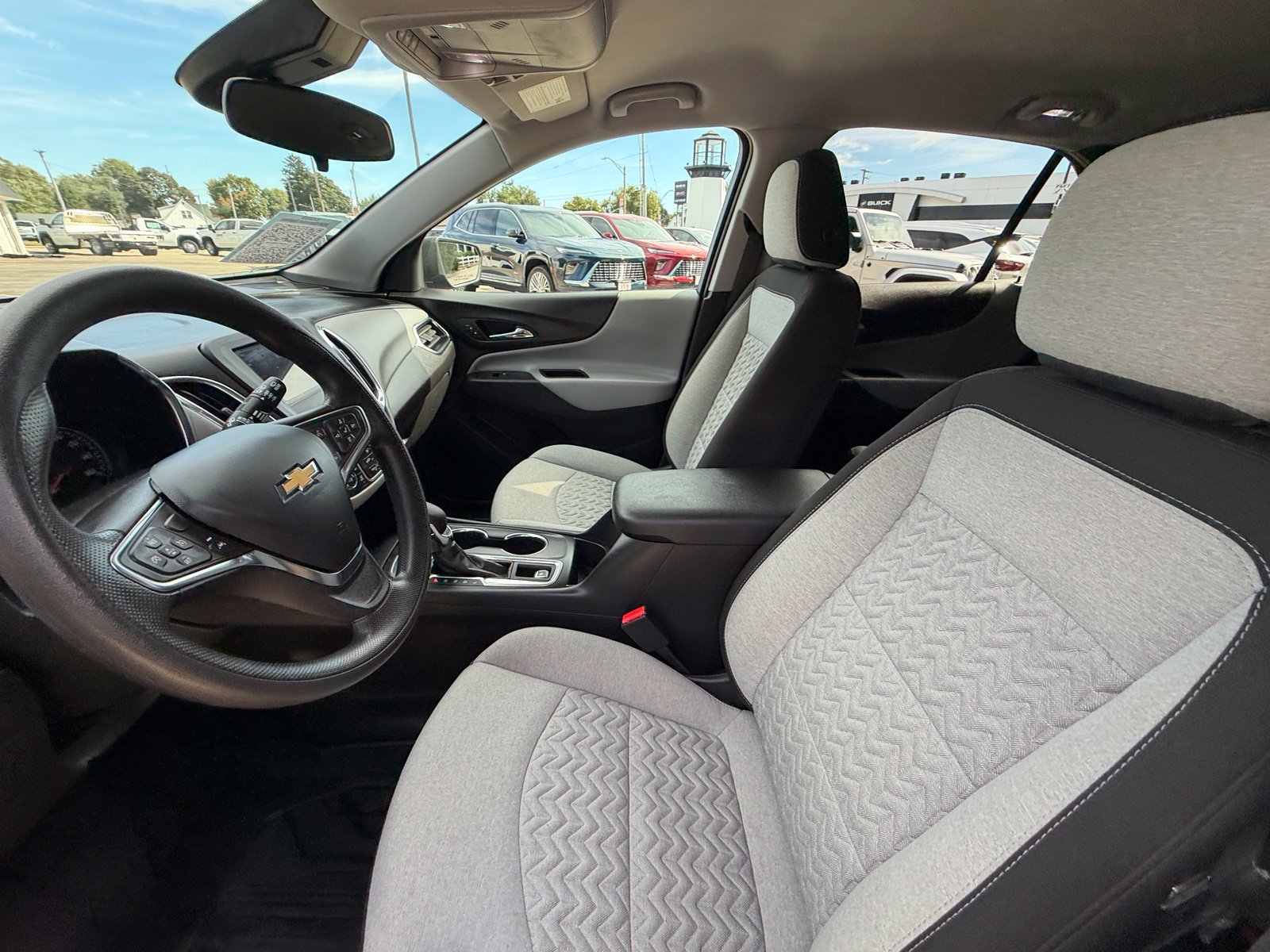 Used 2024 Chevrolet Equinox LS w/ LS Convenience Package FWD image 4