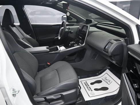 Used 2023 Toyota bZ4X XLE image 33