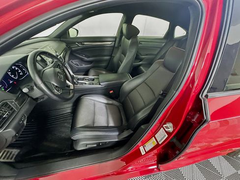 Used 2018 Honda Accord Sport image 13