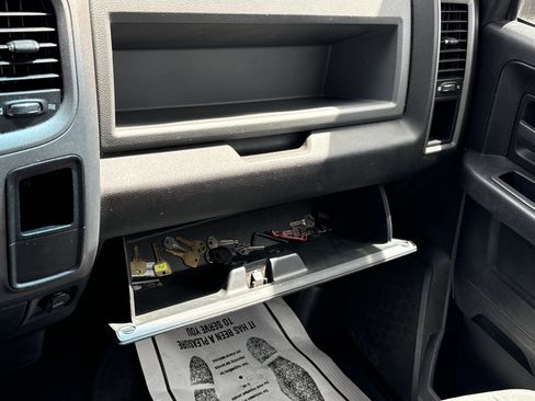 Used 2014 RAM 1500 Express RWD image 19