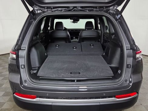 New 2026 Jeep Grand Cherokee Limited AWD/4WD image 10