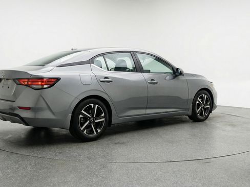 Used 2025 Nissan Sentra SV FWD image 9