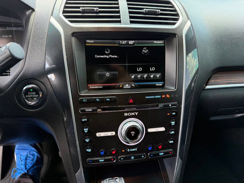 Used 2016 Ford Explorer Limited w/ Equipment Group 301A AWD/4WD image 16