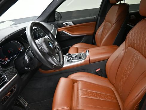 Used 2022 BMW X7 xDrive40i w/ M Sport Package AWD/4WD image 12