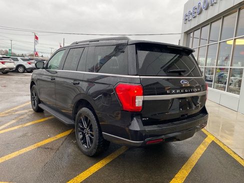 Used 2024 Ford Expedition XLT image 3