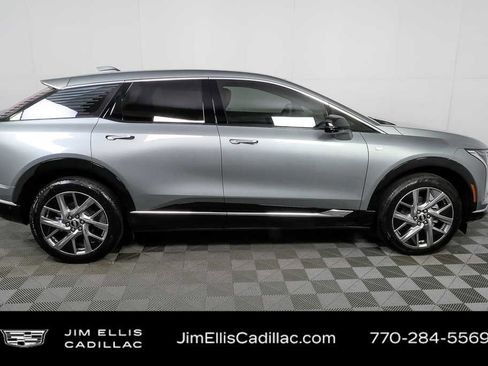 New 2026 Cadillac Optiq Luxury 2 RWD image 2