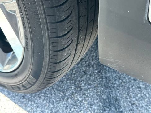 Certified 2024 Hyundai Venue Limited FWD image 11