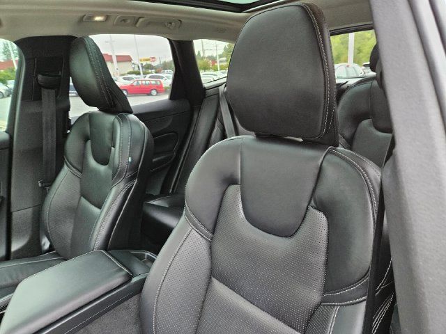 Certified 2023 Volvo XC60 T8 Ultimate w/ Protection Package AWD/4WD image 17