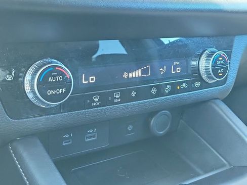 Used 2024 Mitsubishi Outlander SE AWD/4WD image 32
