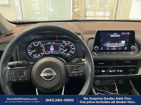 Used 2023 Nissan Rogue SV w/ SV Premium B Package FWD image 3