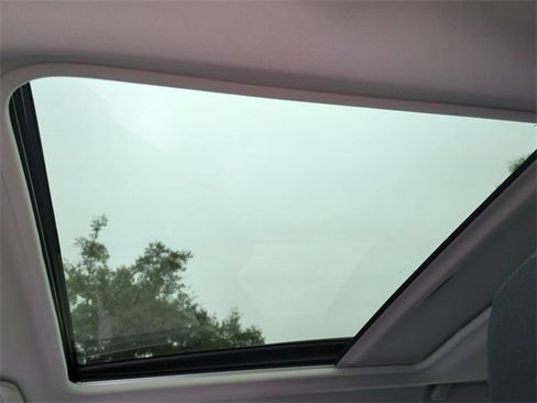 Used 2022 Subaru Forester Premium w/ Popular Package #2 image 19