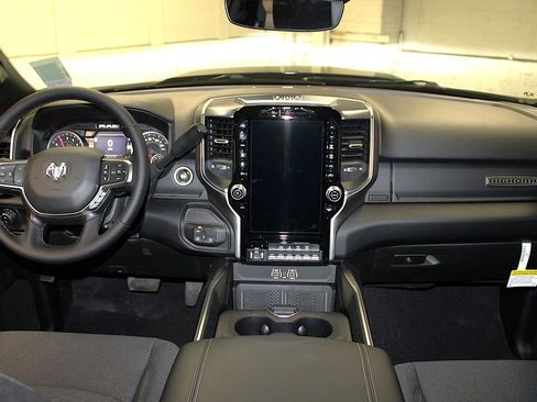 New 2026 RAM 2500 Big Horn AWD/4WD image 9