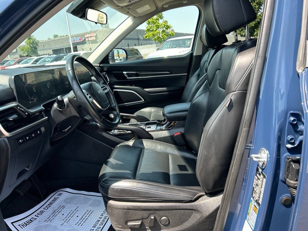 Used 2025 Kia Telluride S AWD/4WD image 26