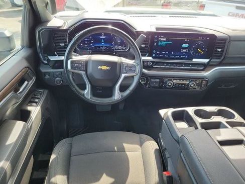 Used 2025 Chevrolet Silverado 2500 LT w/ Convenience Package AWD/4WD image 17