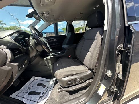 Used 2020 Chevrolet Traverse LT FWD image 10