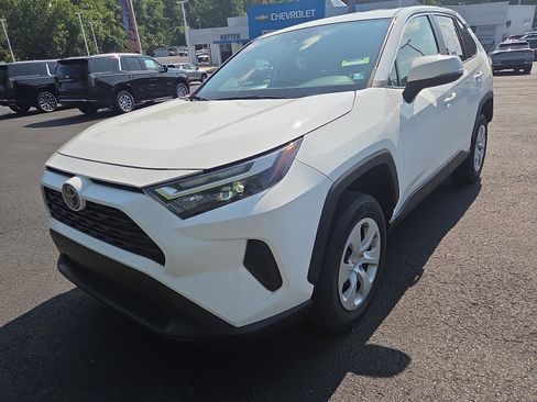 Used 2023 Toyota RAV4 LE AWD/4WD image 7