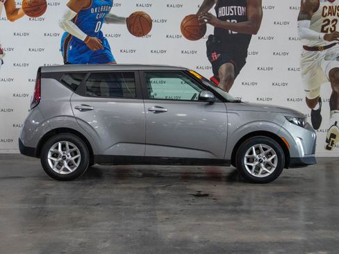 Used 2024 Kia Soul LX w/ Option Group 015 image 17