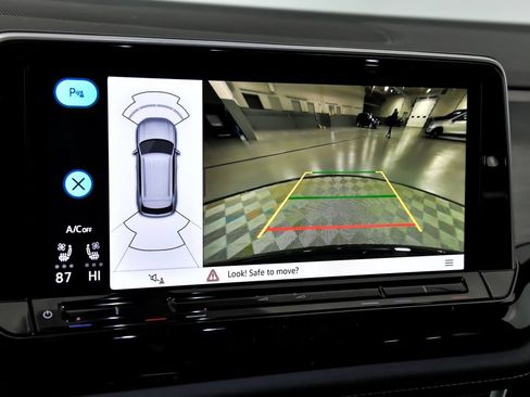 Certified 2026 Volkswagen Atlas Cross Sport SE w/ Panoramic Sunroof Package AWD/4WD image 13