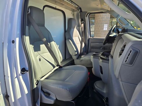 Used 2024 Ford E-350 and Econoline 350 Super Duty w/ Power Windows & Locks Group image 35
