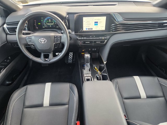 Certified 2025 Toyota Camry SE FWD image 11
