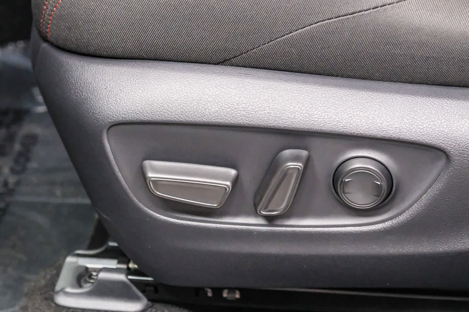 Used 2024 Toyota RAV4 SE w/ Weather & Moonroof Package AWD/4WD image 26