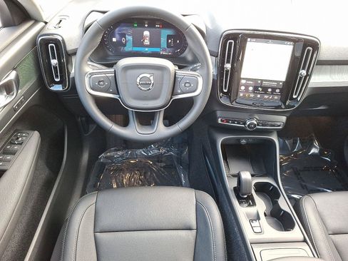 Used 2026 Volvo XC40 B5 Core w/ Climate Package AWD/4WD image 8
