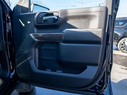 Used 2022 Chevrolet Silverado 1500 LT Trail Boss w/ Bed Protection Package image 11