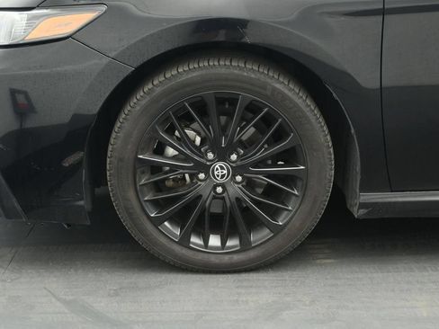 Used 2021 Toyota Camry SE w/ Convenience Package FWD image 7