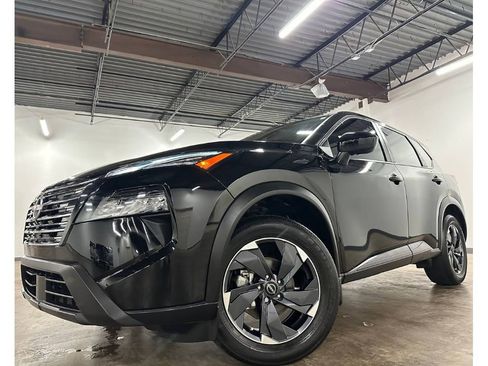 Used 2024 Nissan Rogue SV FWD image 1