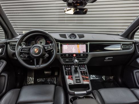 Certified 2023 Porsche Macan S AWD/4WD image 11