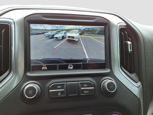 Used 2021 Chevrolet Silverado 1500 LT Trail Boss w/ Convenience Package II AWD/4WD image 19