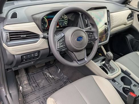 Used 2025 Subaru Forester Limited AWD/4WD image 16