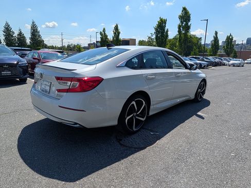 Used 2022 Honda Accord Sport image 3