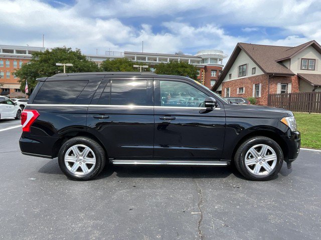 Used 2020 Ford Expedition XLT w/ Equipment Group 202A AWD/4WD image 8