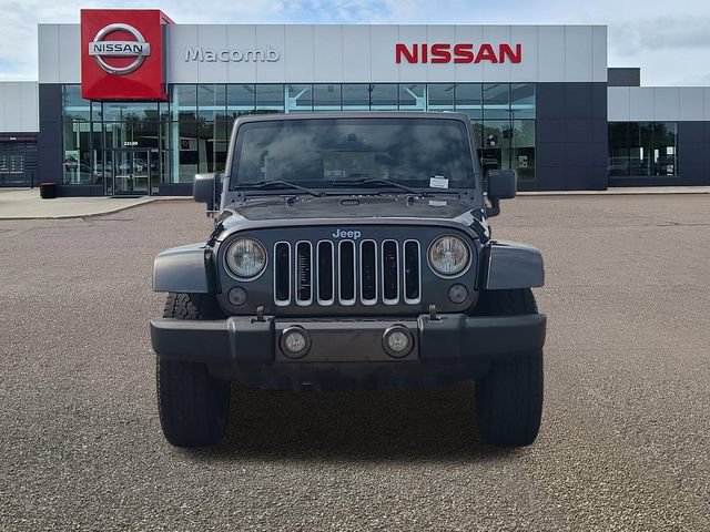 Used 2016 Jeep Wrangler Unlimited Sahara w/ Dual Top Group AWD/4WD image 2