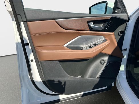 Used 2026 Acura MDX SH-AWD w/ Advance Package image 17