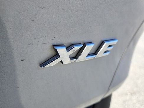 Used 2023 Toyota RAV4 XLE Premium image 14