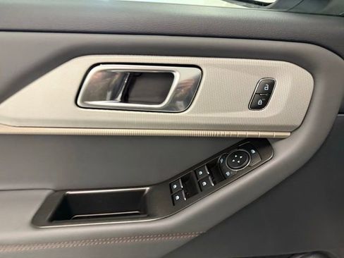 New 2026 Ford Explorer Active w/ Active Comfort Package image 15